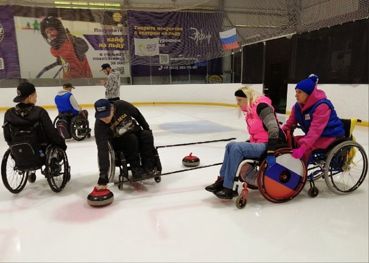 Тюменские керлингисты на колясках готовятся к товарищескому турниру