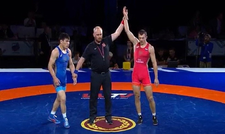 Тюменский борец взял золото Всероссийской спартакиады