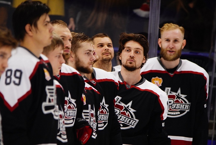 В матче между «Рубином» и «Ермаком» была заброшена одна шайба