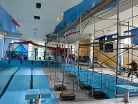 В Ишиме у бассейна меняют фасад после трагедии в «Зимней вишне»
