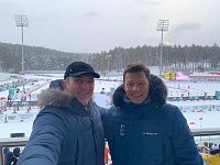 На Кубке России по биатлону спортсменов поддерживает губернатор Александр Моор