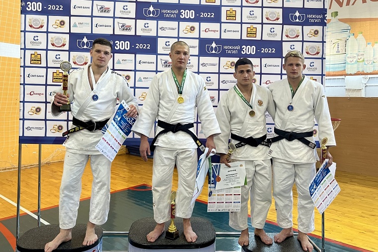 Серебро и бронзу завоевали тюменские дзюдоисты на турнире в Нижнем Тагиле