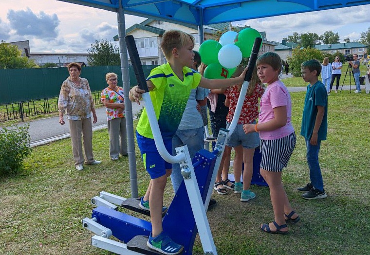 В Нижней Тавде появилась современная спортивная площадка