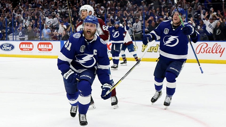 Уроженец Тюмени Андрей Василевский помог «Тампе» одержать первую победу в финале Кубка Стэнли