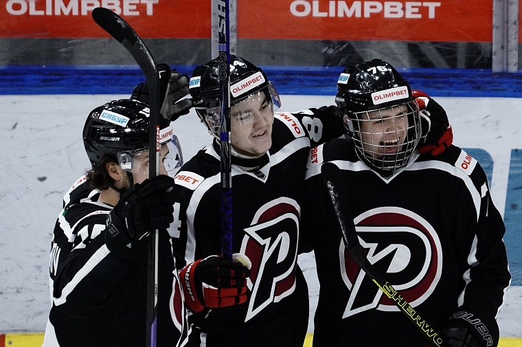 После домашней серии тюменский ХК «Рубин» поднялся на второе место в таблице ВХЛ