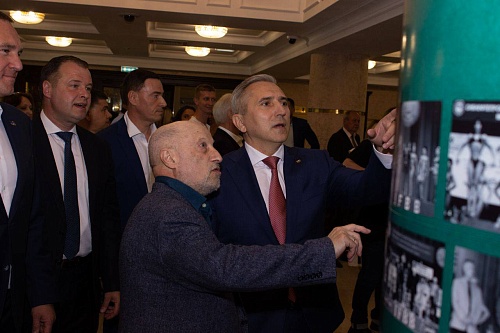 Александр Моор поздравил клуб «Антей» с 55-летием