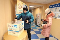 Чемпионат ООО «Газпром добыча Уренгой» по хоккею с шайбой открыл благотворительный матч