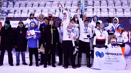 Жители Ноябрьска победили в чемпионате по игре в снежки