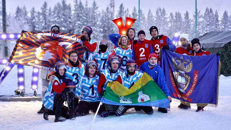 Жители Ноябрьска победили в чемпионате по игре в снежки