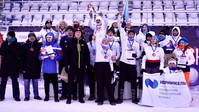 Жители Ноябрьска победили в чемпионате по игре в снежки