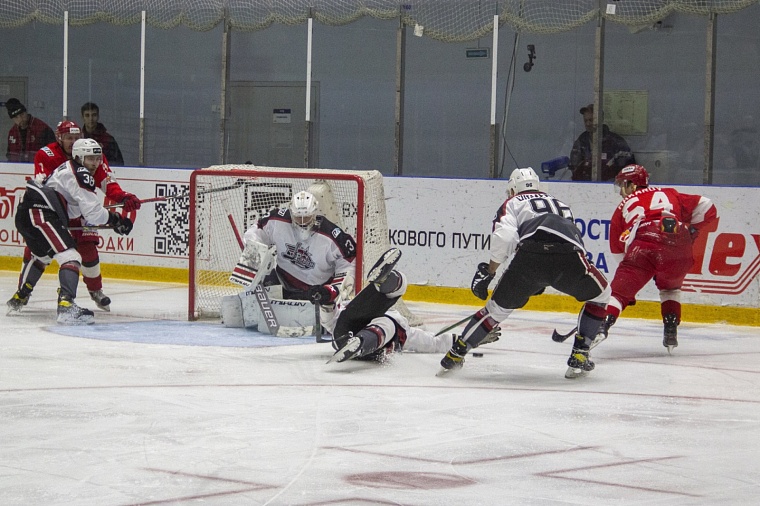 Тюменский ХК «Рубин» завершил выездную серию на втором месте в турнирной таблице ВХЛ