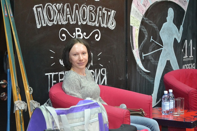 Анастасия Загоруйко пошла по стопам Магдалены Нойнер – вяжет шапки