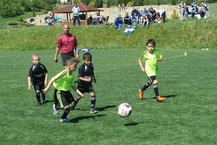 Уроженец Тюмени Юрий Олянин открыл в Крыму детскую футбольную школу