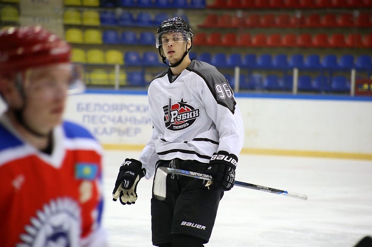 Хоккеист Егор Кунгурцев рассказал, как рос на бабушкиных пирогах и какую фразу слышит чаще своего имени