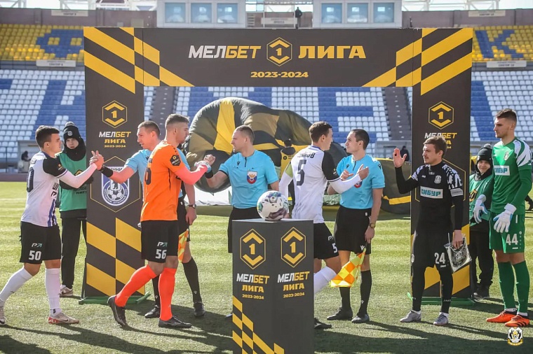 Перед отпуском ФК «Тюмень» капитан Александр Коротаев продлил контракт с клубом