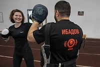 Женщины в ударе: чему тюменок учат занятия боксом