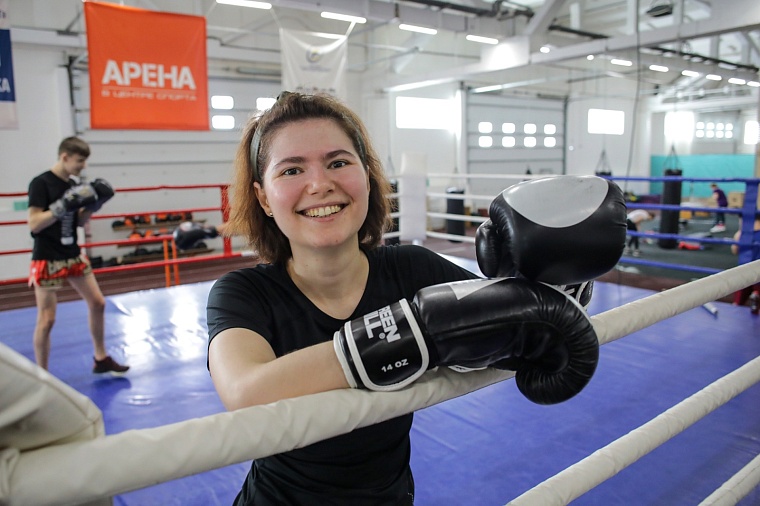 Женщины в ударе: чему тюменок учат занятия боксом