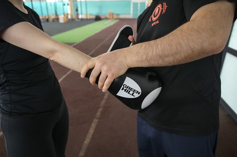 Женщины в ударе: чему тюменок учат занятия боксом