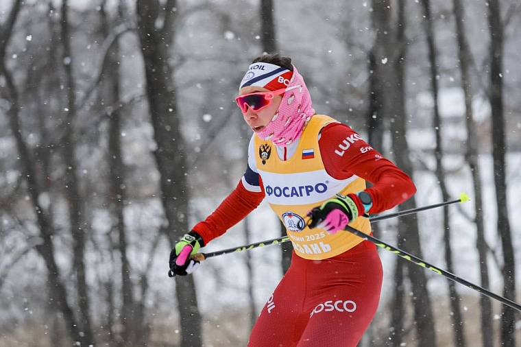 Александр Моор поздравил тюменских лыжников с медалями Кубка России