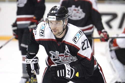 В матче между «Рубином» и «Нефтяником» заброшена одна шайба