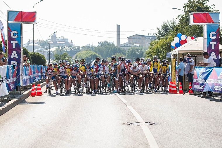 Более двух тысяч тюменцев участвавали в Дне физкультурника