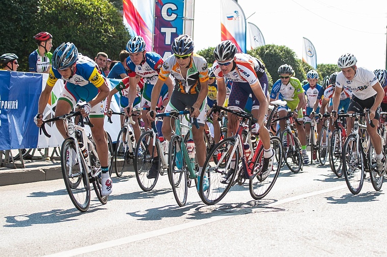 Более двух тысяч тюменцев участвавали в Дне физкультурника