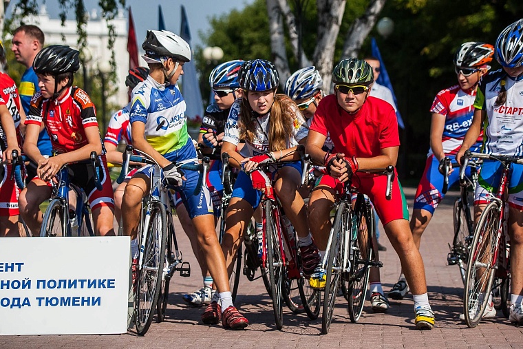 Более двух тысяч тюменцев участвавали в Дне физкультурника
