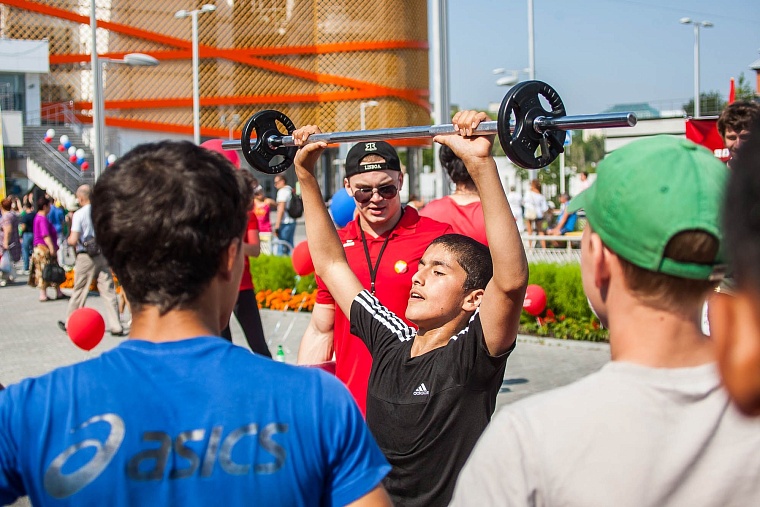 Более двух тысяч тюменцев участвавали в Дне физкультурника