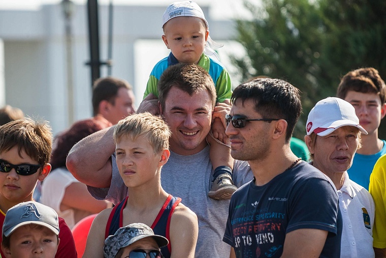 Более двух тысяч тюменцев участвавали в Дне физкультурника