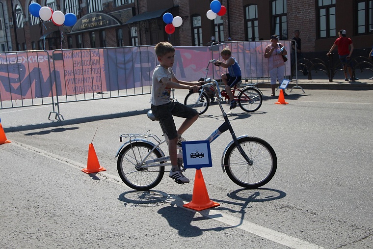 Более двух тысяч тюменцев участвавали в Дне физкультурника
