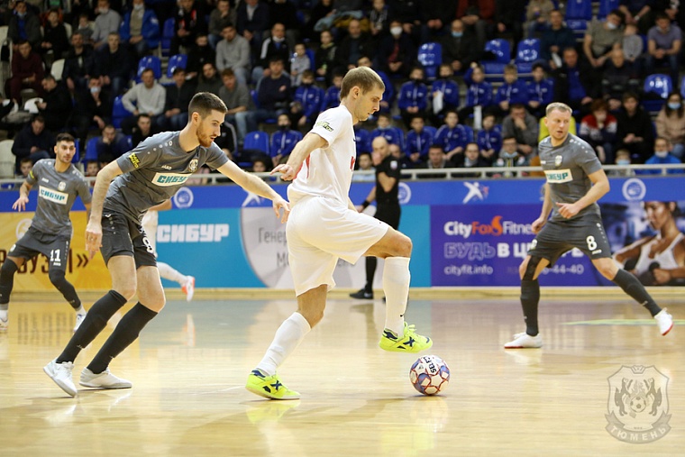 МФК «Тюмень» начнет борьбу в плей-офф против «КПРФ»: история противостояния