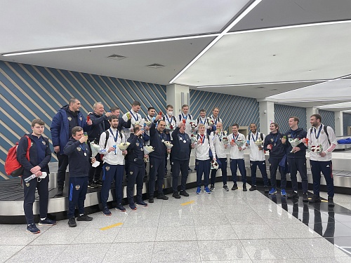 Сборная России по мини-футболу прибыла в Москву после Чемпионата Европы-2022 в Амстердаме