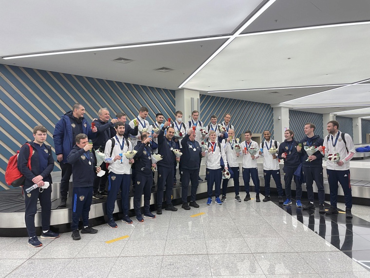 Сборная России по мини-футболу прибыла в Москву после Чемпионата Европы-2022 в Амстердаме