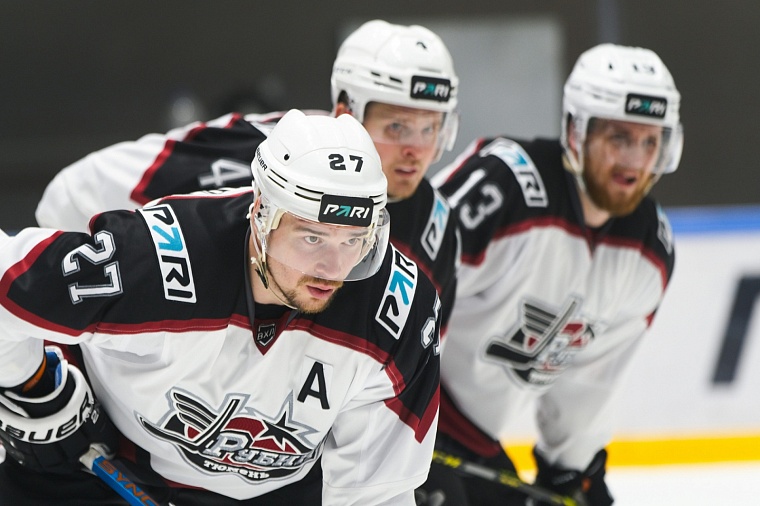 Болельщиков Тюмени ждут насыщенные выходные: расписание матчей по хоккею, футболу, мини-футболу