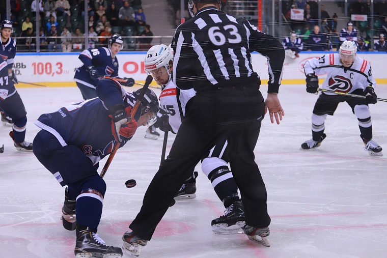Тюменский ХК «Рубин» в Красноярске добился победы над «Соколом»