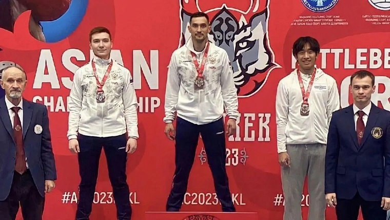 Гиревик из Губкинского стал серебряным призером чемпионата Азии