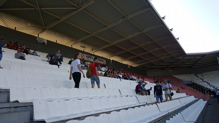 Как корреспондент Вслух.ру съездил с болельщиками в Челябинск