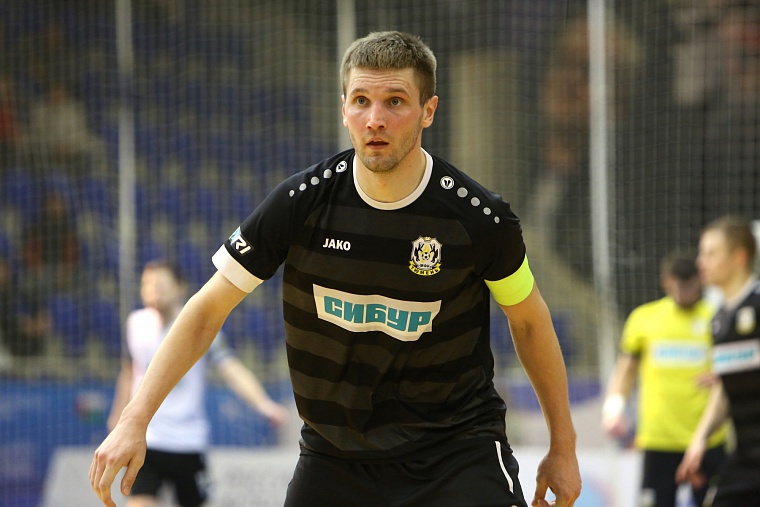 Четыре гола Батырева: МФК «Тюмень» вырвал победу в первом матче плей-офф Суперлиги