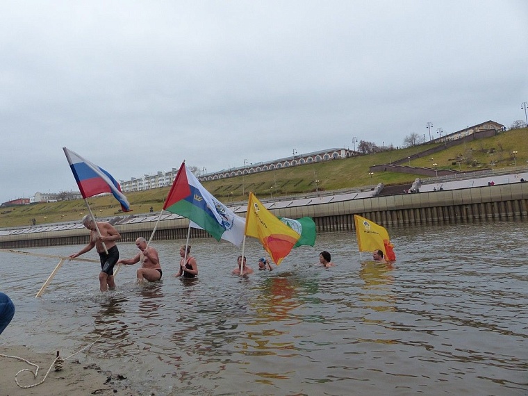 Тюменские моржи готовятся к заплыву на 100 км