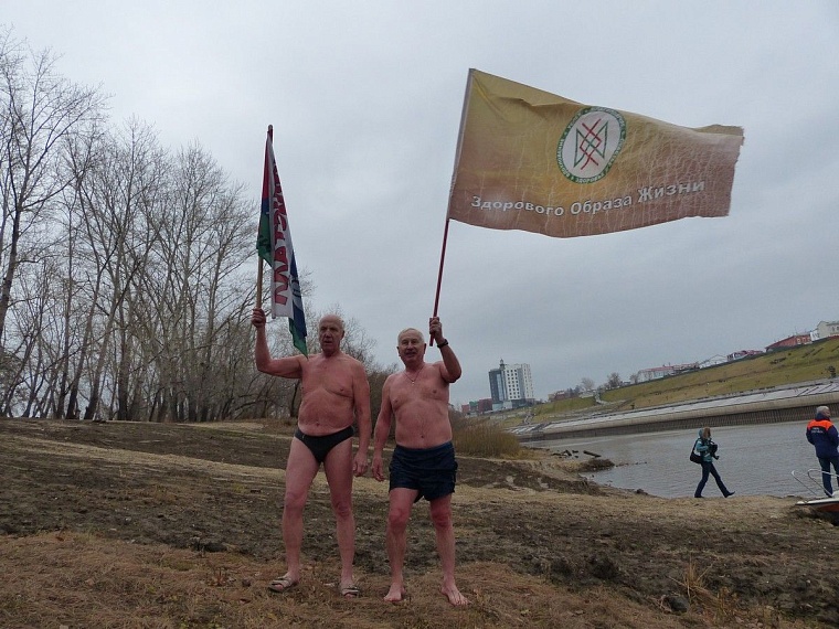 Тюменские моржи готовятся к заплыву на 100 км