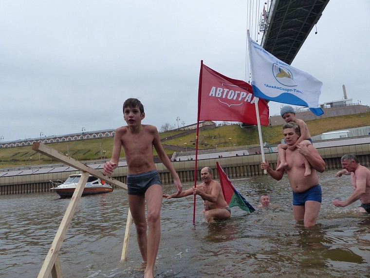 Тюменские моржи готовятся к заплыву на 100 км