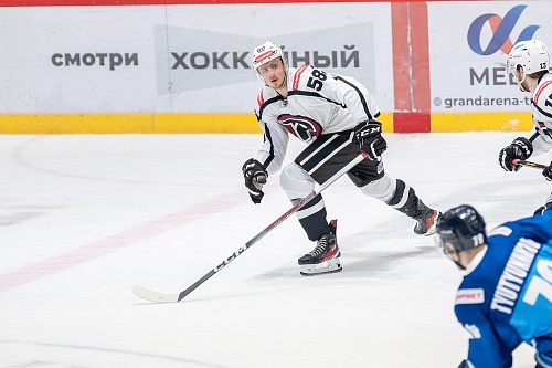 В матче между тюменским ХК «Рубин» и «Динамо-Алтай» заброшено 11 шайб