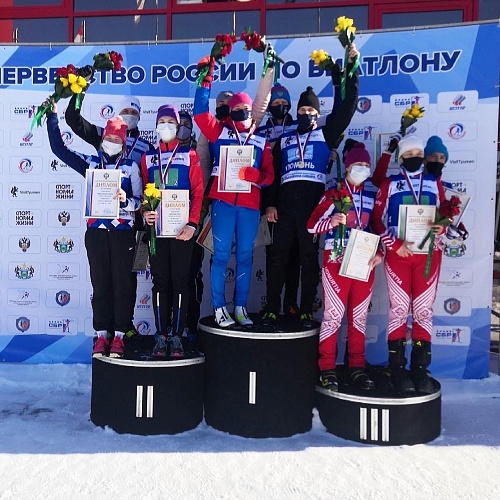 Тюменские биатлонисты победили в смешанной эстафете на первенстве России