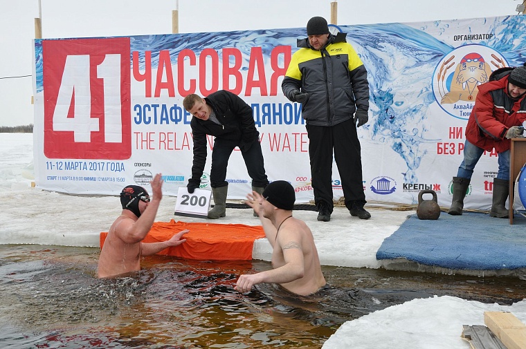 Тюменские моржи установили мировой рекорд с курьезом