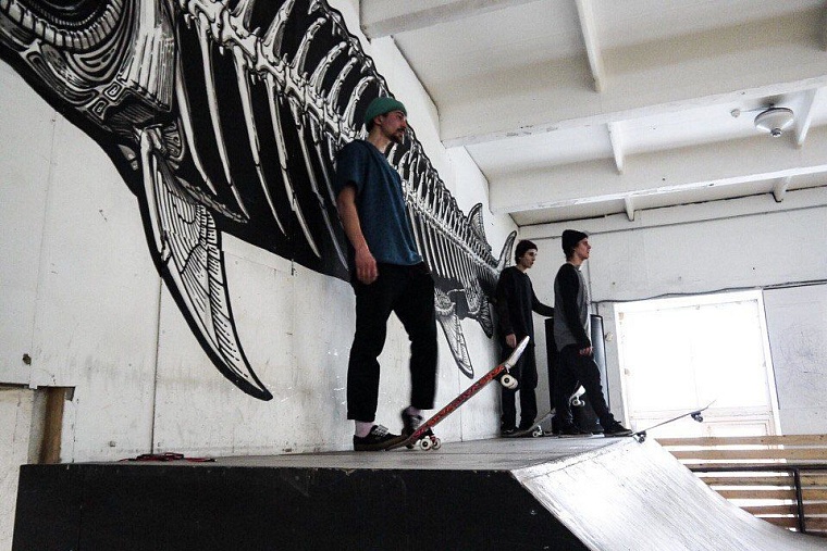 Скейтбордисты на чемпионате в Тюмени падали, но не ломались