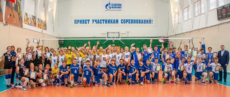 Волейболисты ДЮСШ «Факел» - участники соревнований, приуроченных к 40-летию школы.