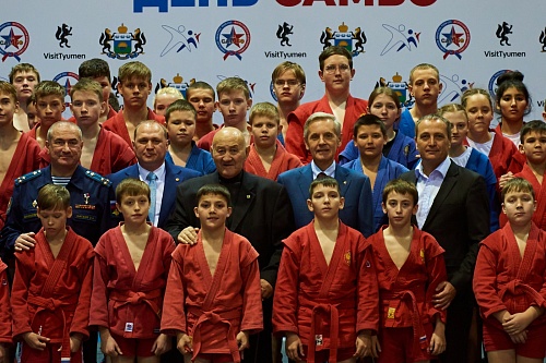 Турнир по самбо открыл юным тюменцам дорогу в большой спорт