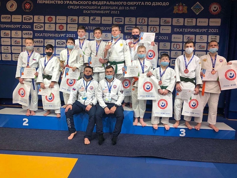 Тюменские дзюдоисты на первенстве Уральского округа завоевали девять наград
