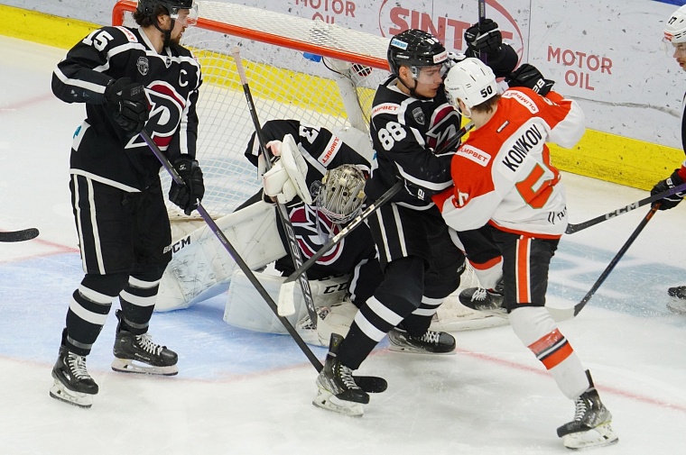 ХК «Нефтяник» вышел вперед в полуфинальной серии плей-офф с «Рубином»