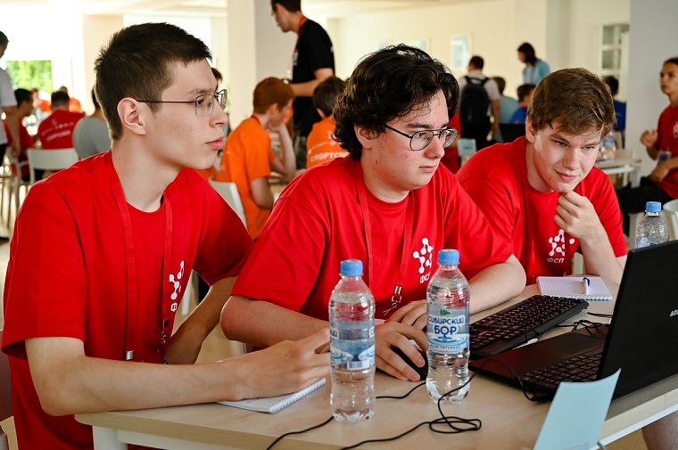 В Тюмени прошли Всероссийские соревнования по спортивному программированию